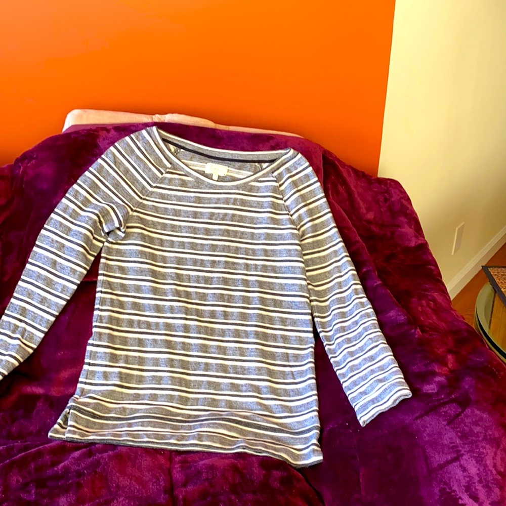 Long sleeve tee shirt